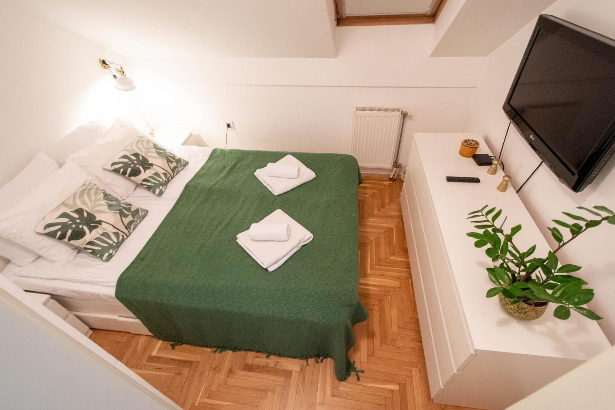 Spacious 1-bedroom apartment Novi Sad Exterior foto